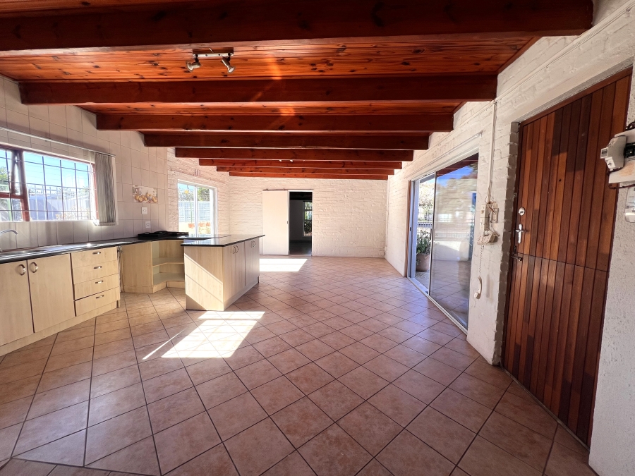 2 Bedroom Property for Sale in Table View Western Cape